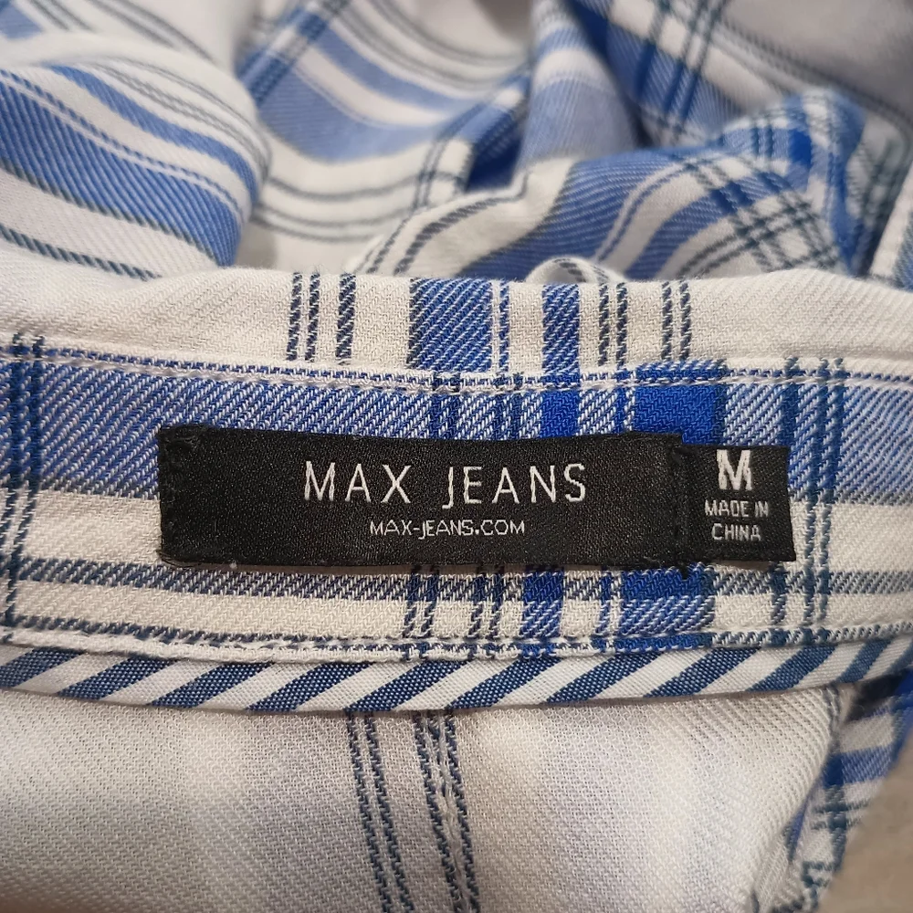 Max Jean's Blue and White Plaid Sleeveless Button Down Top Size M - Picture 11 of 11